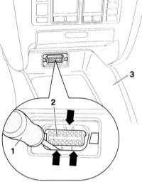  Снятие и установка диагностического штекера систем безопасности Audi A3