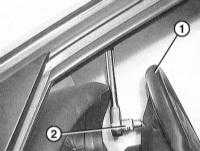  Снятие и установка блока подушки безопасности на рулевом колесе BMW 3 (E46)