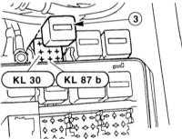 Снятие, установка и проверка реле топливного насоса BMW 3 (E46)