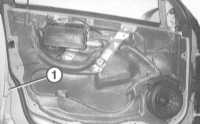  Снятие и установка защитной планки на двери Mercedes-Benz W203