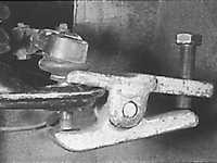  Снятие и установка наконечников рулевой тяги Opel Kadett E