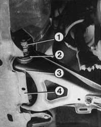  Проверка люфта подшипника колеса Renault 19