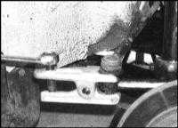  Снятие и установка наружных наконечников рулевых тяг Skoda Felicia