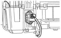  Снятие и установка резистивной сборки приводного электромотора вентилятора отопителя Subaru Legacy Outback