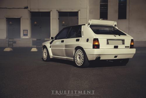 lancia_delta_17.jpg