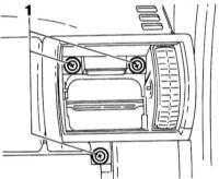  Снятие и установка дефлекторов воздуховодов Opel Corsa